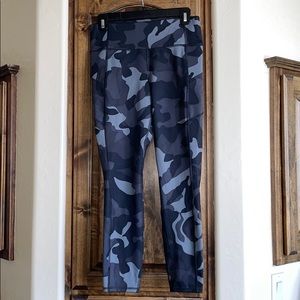 Athleta camo leggings with side pockets